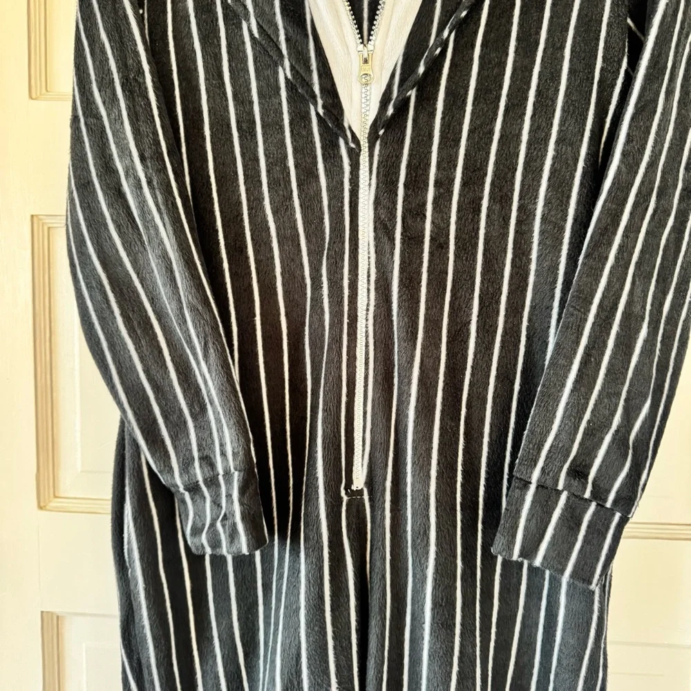 Disney Jack Skellington Onesie Jumpsuit Costume Pajamas Nightmare Christmas - Picture 8 of 11